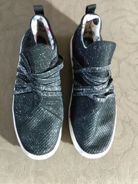 Madden Girl Big Girls Size 5 Black Sparkly Silver Slip-On Sneakers with Straps
